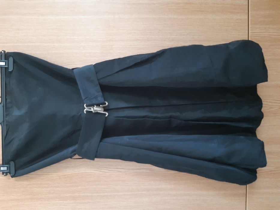 Rochii de la Zara, Etic, Promod