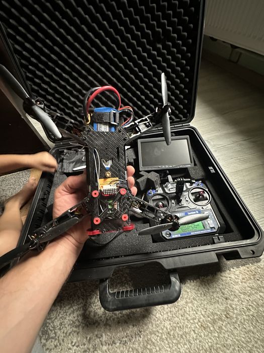 Vand drona eachine 250