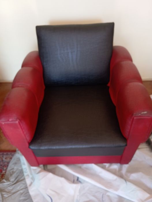 Диван за хол,2броя фотьойли и две табуретки с колелца