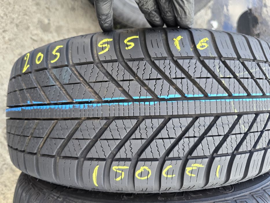 205 55 16 goodyear all seasson