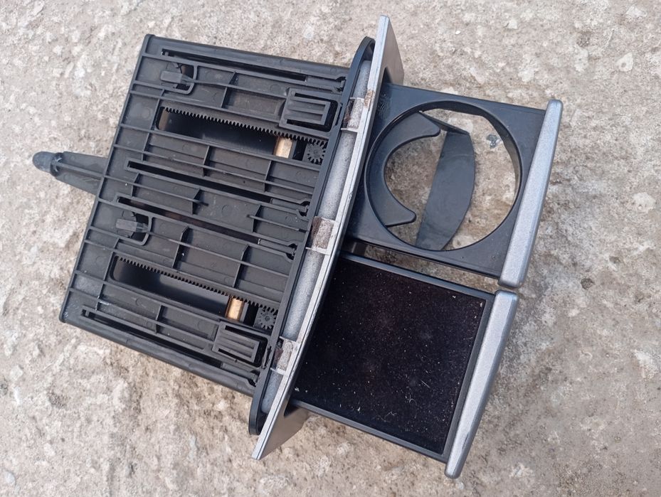 Поставка за чаши (cup holder) Alfa Romeo 147