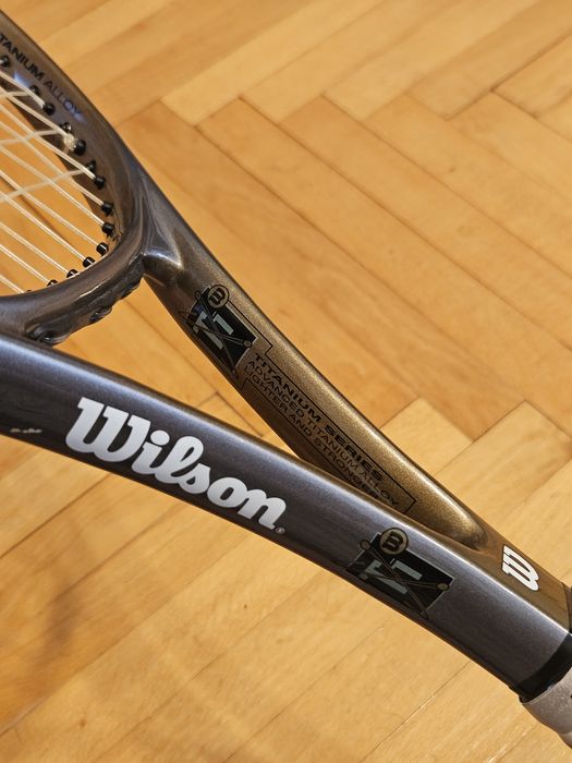 Racheta Wilson Titanium Stretch Ti cu husa
