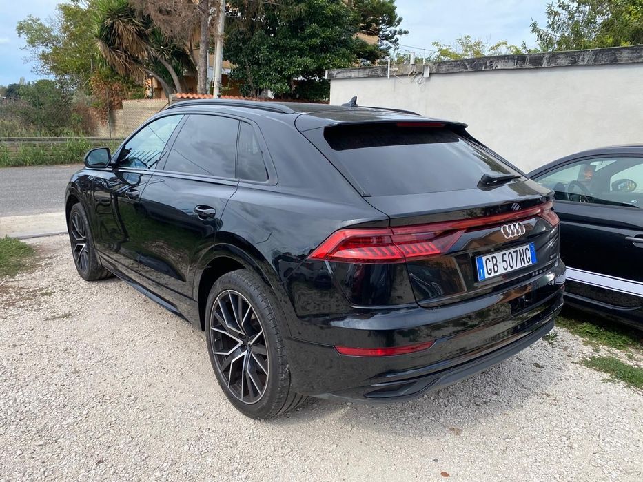 Audi Q8 Unic proprietar, schimburile făcute toate la Audi ,în perfectă stare