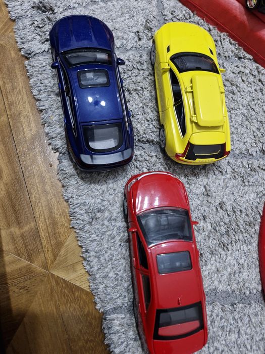 Машинки металлические