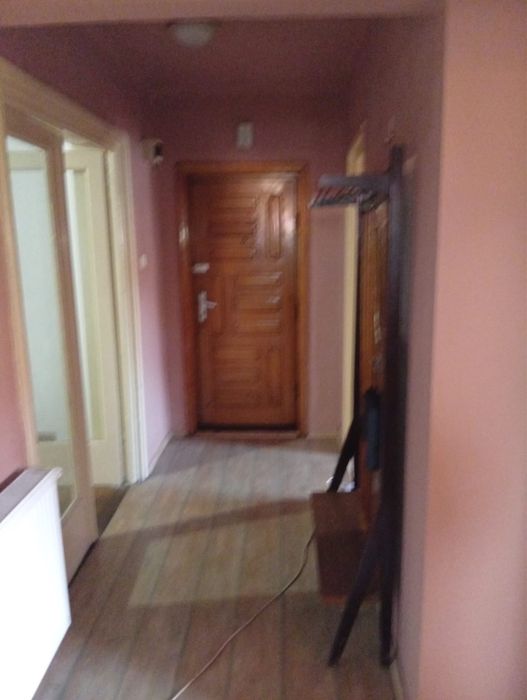 Apartment cu 2 camere,decomandat la vile Savinești cu boxa si gradina.