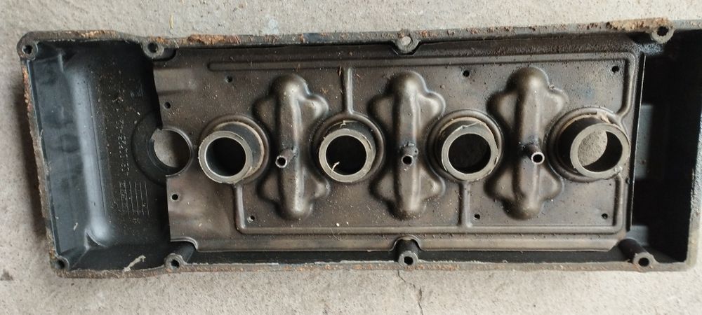 Продам клапанную крышку ЗМЗ 405