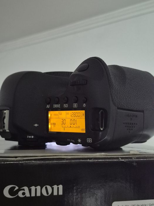 Canon 6D body + cutie + accesorii