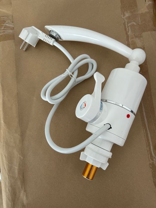 Instant electric pentru apa calda 3000 W
