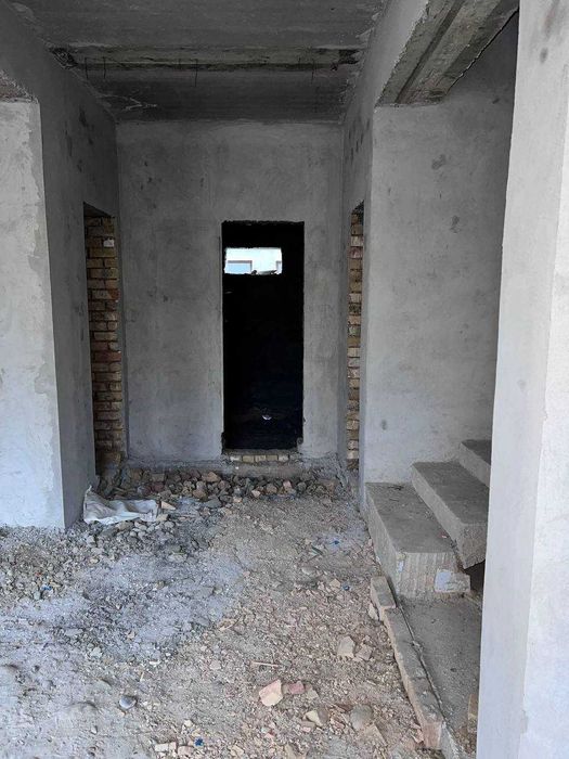 Продам участок 2- соток с новым домом, коробка