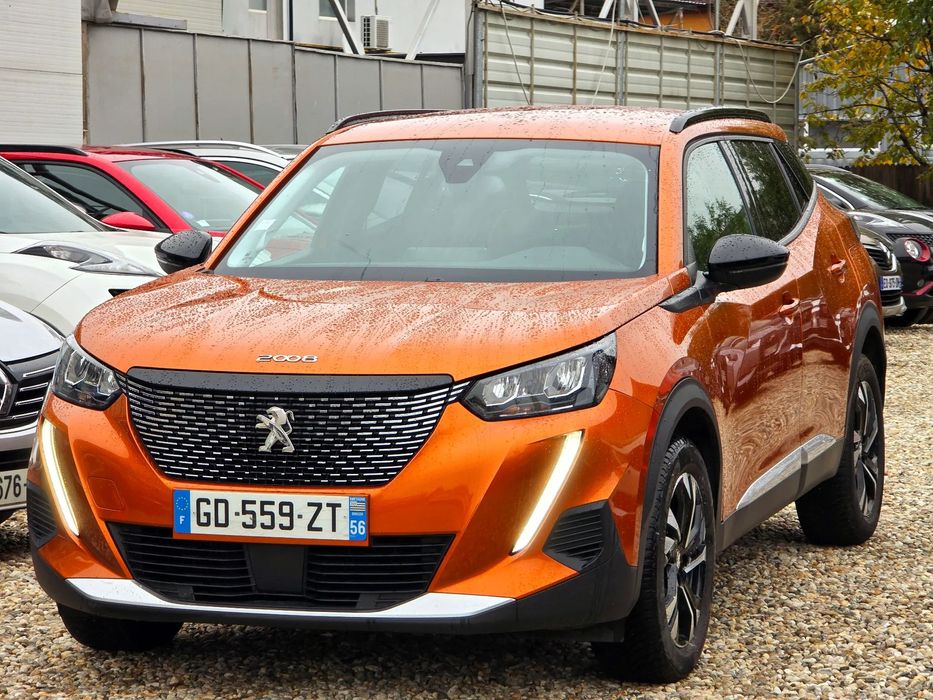 Peugeot 2008 2008 130cp BlueHdi  GT-line/ Distronic / Led