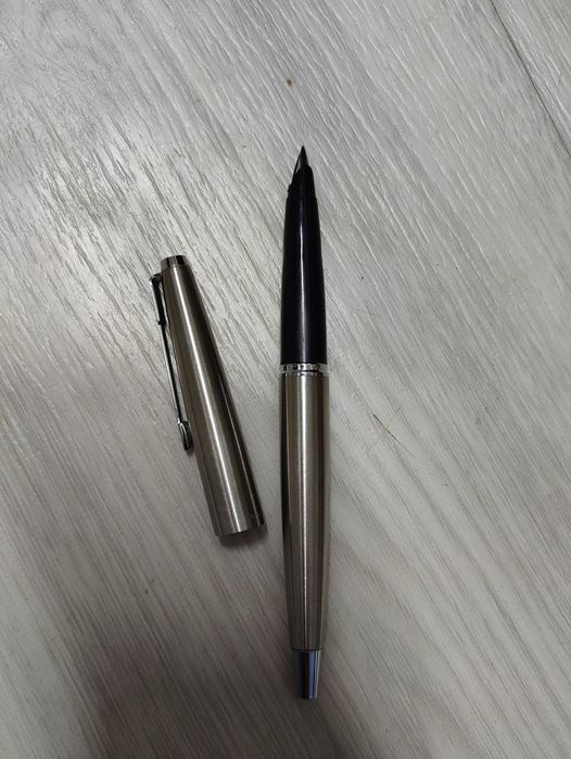 2 stilouri Parker 2 pixuri Waterman