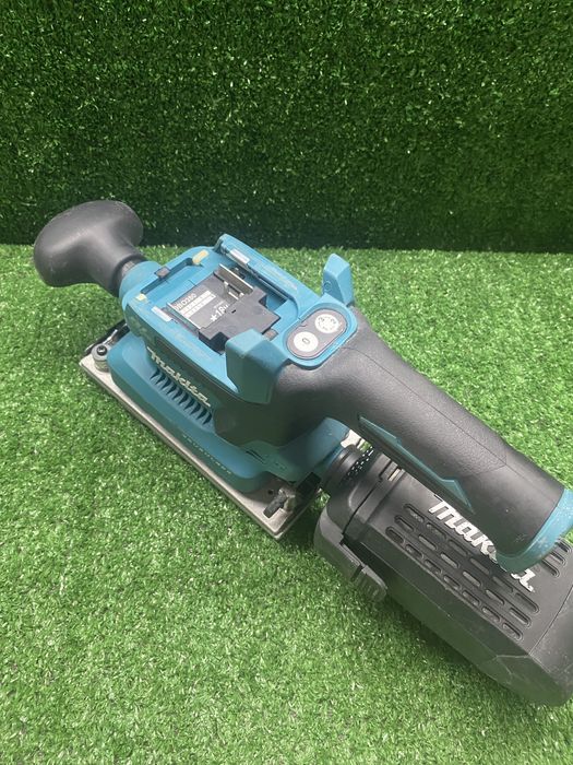 Безчетков виброшлайф с регулаж на оборотите Makita DBO380