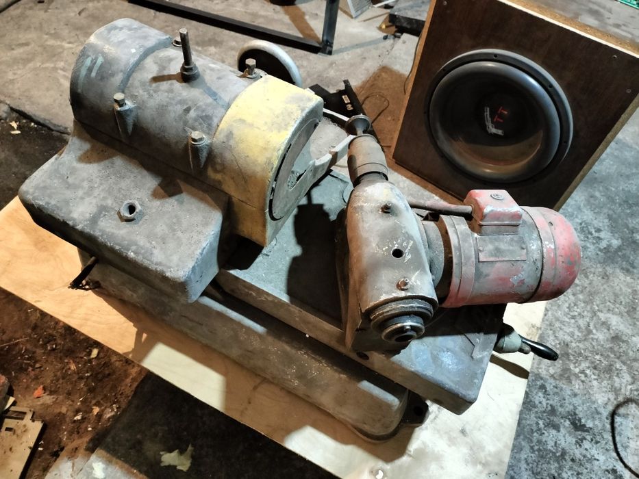 Шлифовальная машина