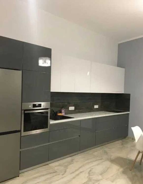 Дава се под наем Тристаен апартамент в Пловдив, Каменица 1 - 79 кв.м за 224.4 € - Снимка #2