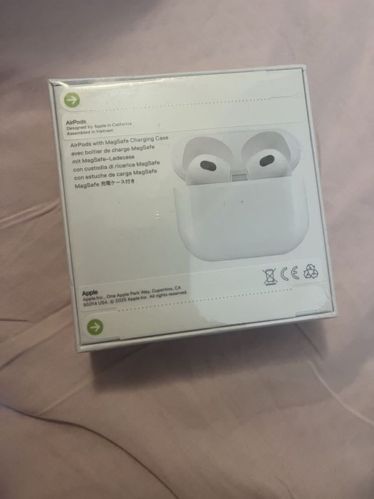 Air pods 3 чисто нови запечатани !!