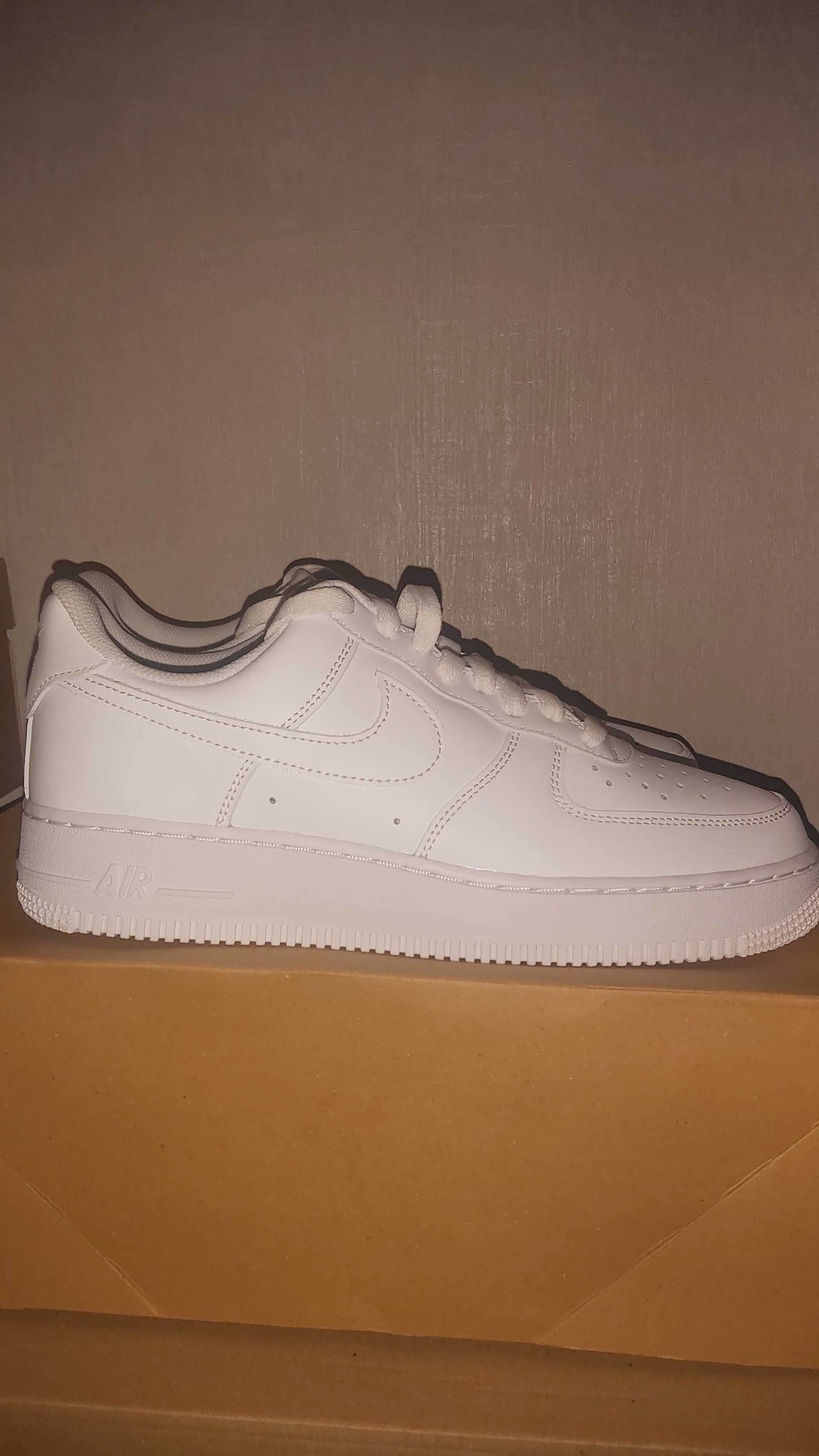 Nike Air Force 1 Low '07 - Номер 40.5
