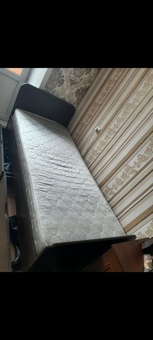 Кровать односпальная + матрас