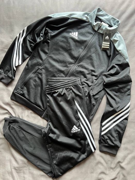 Оригинальный костюм adidas