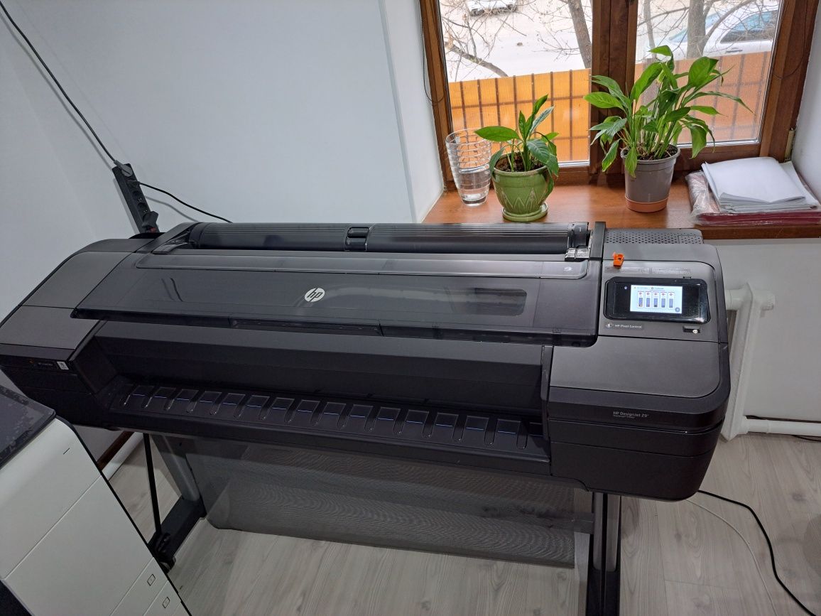 HP Designjet Z9 +