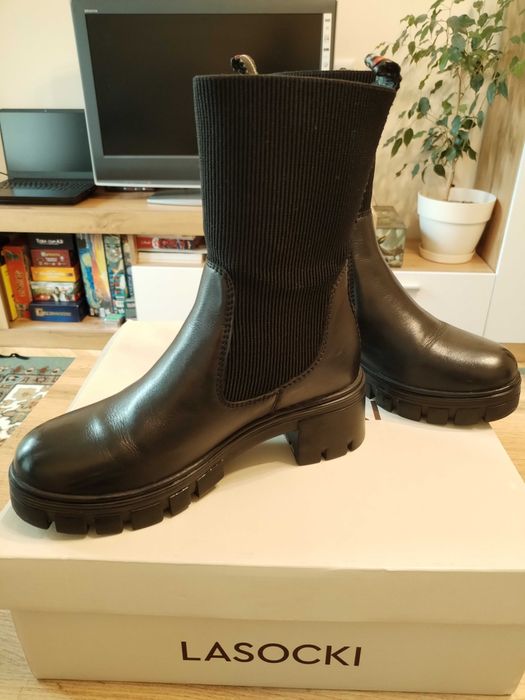 Продавам боти lasocki