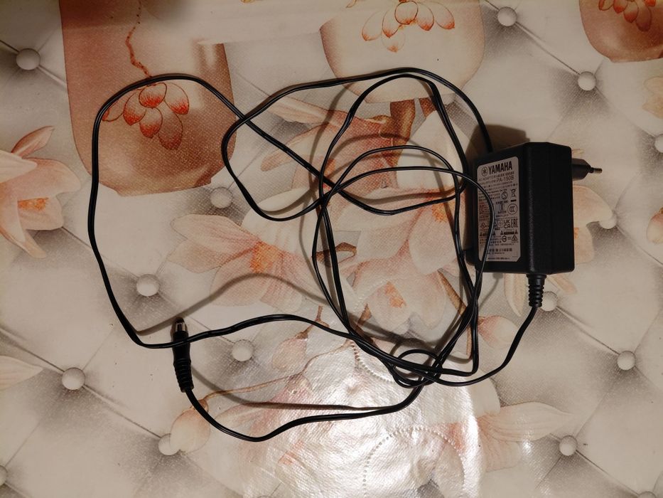 Orga yamaha psr 473 !!! Noua !!! + picioare si casti