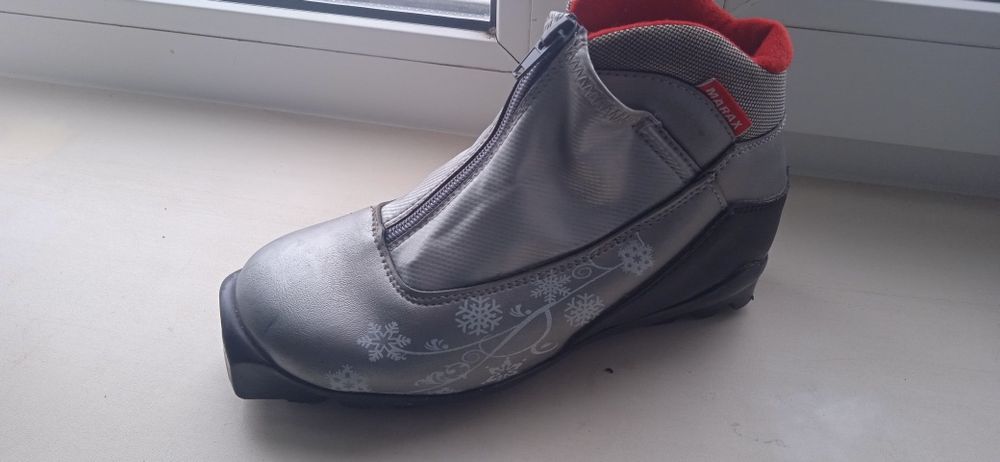 Лыжные ботинки детские 35-36