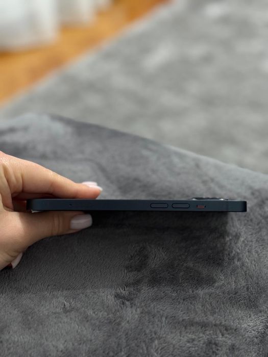 Iphone 13 - Negru Midnight, 128 gb, ca nou.