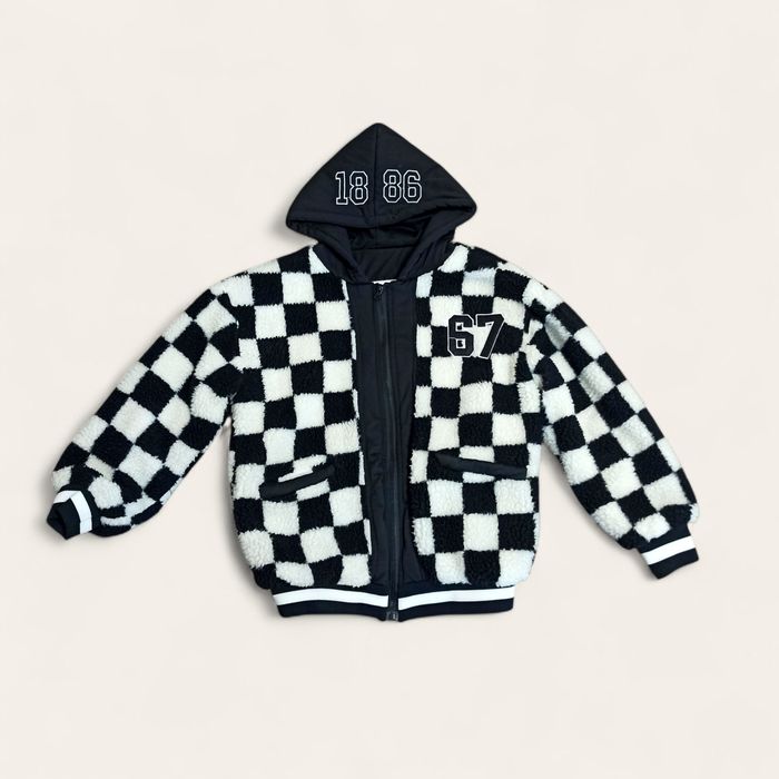 АРЗОН НАРХДА Куртка для девочки продаётся