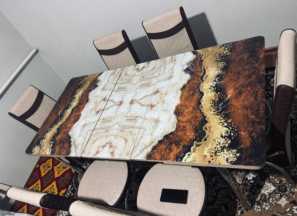 Продаётся стол с стульями