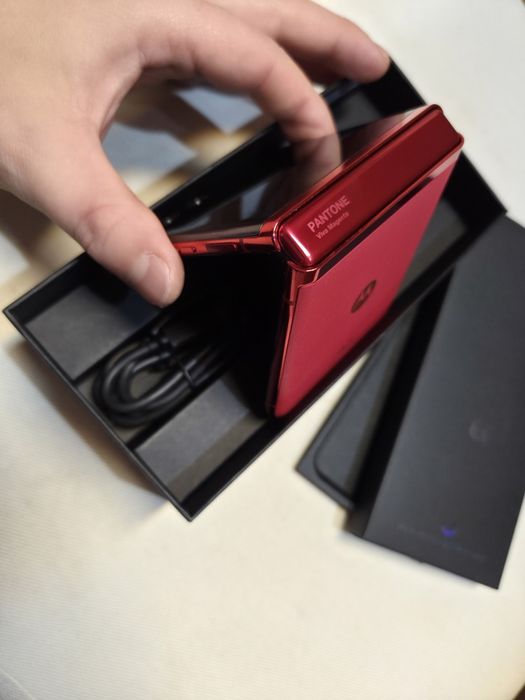 Vând Motorola Razr 40 Ultra 256 GB