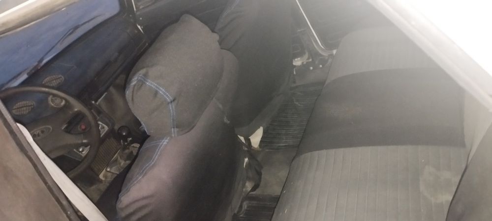 Lada 06 mashina zo'r antifiresda yurib turibdi