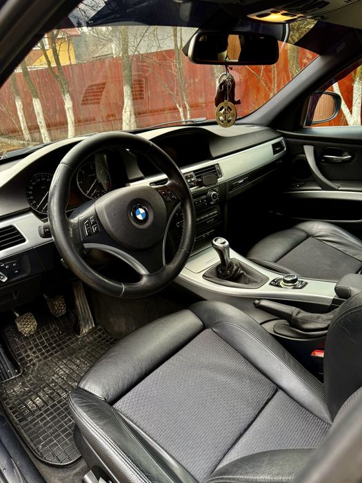 BMW Seria 3 E 91 FL 320d Touring xDrive