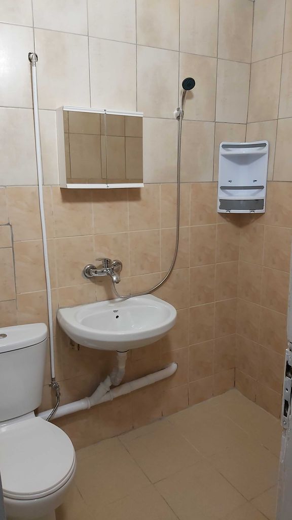 Дава се под наем Двустаен апартамент в Търговище, Запад 1 - 68 кв.м за 204 € - Снимка #2