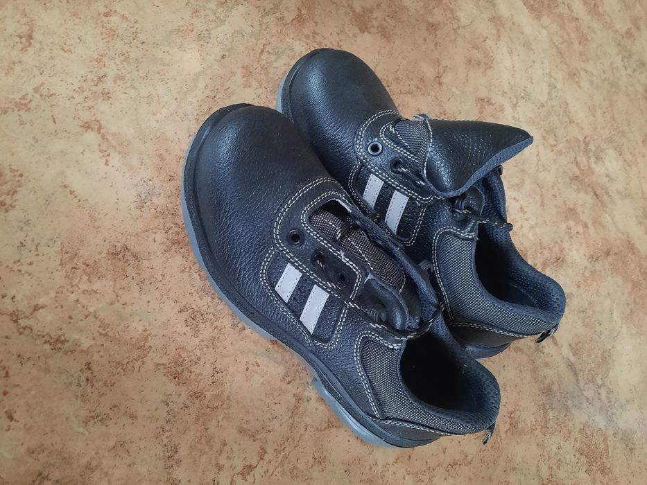 Ботинки рабочие 39 размер новые