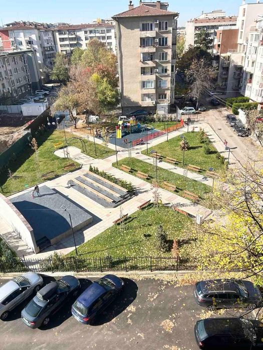 Тристаен апартамент в ж.к. Гео Милев