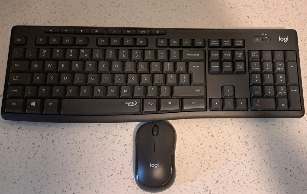 Set tastatura si mouse wireless,  Logitech, SilentTouch Model M220