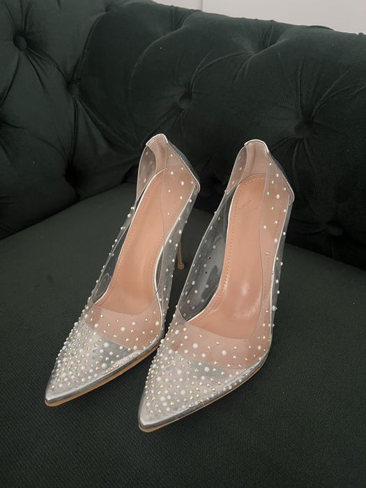 Pantofi cu toc deosebiti