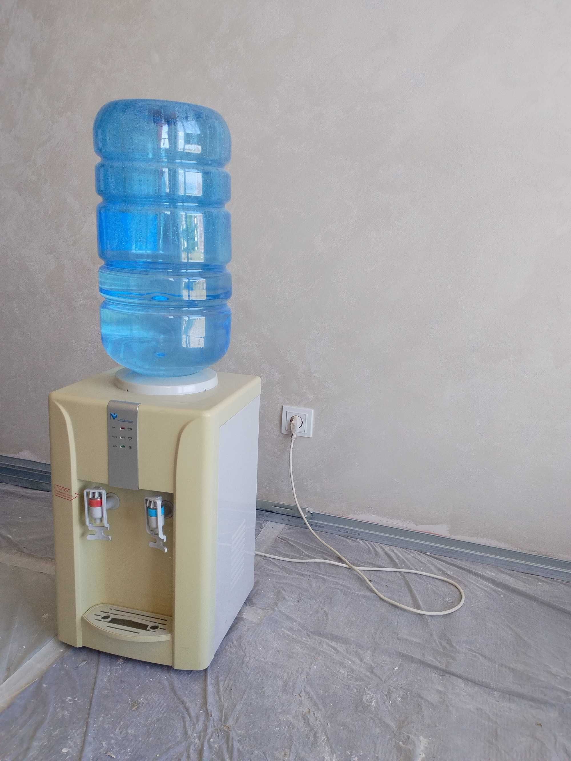 Диспенсър за вода
