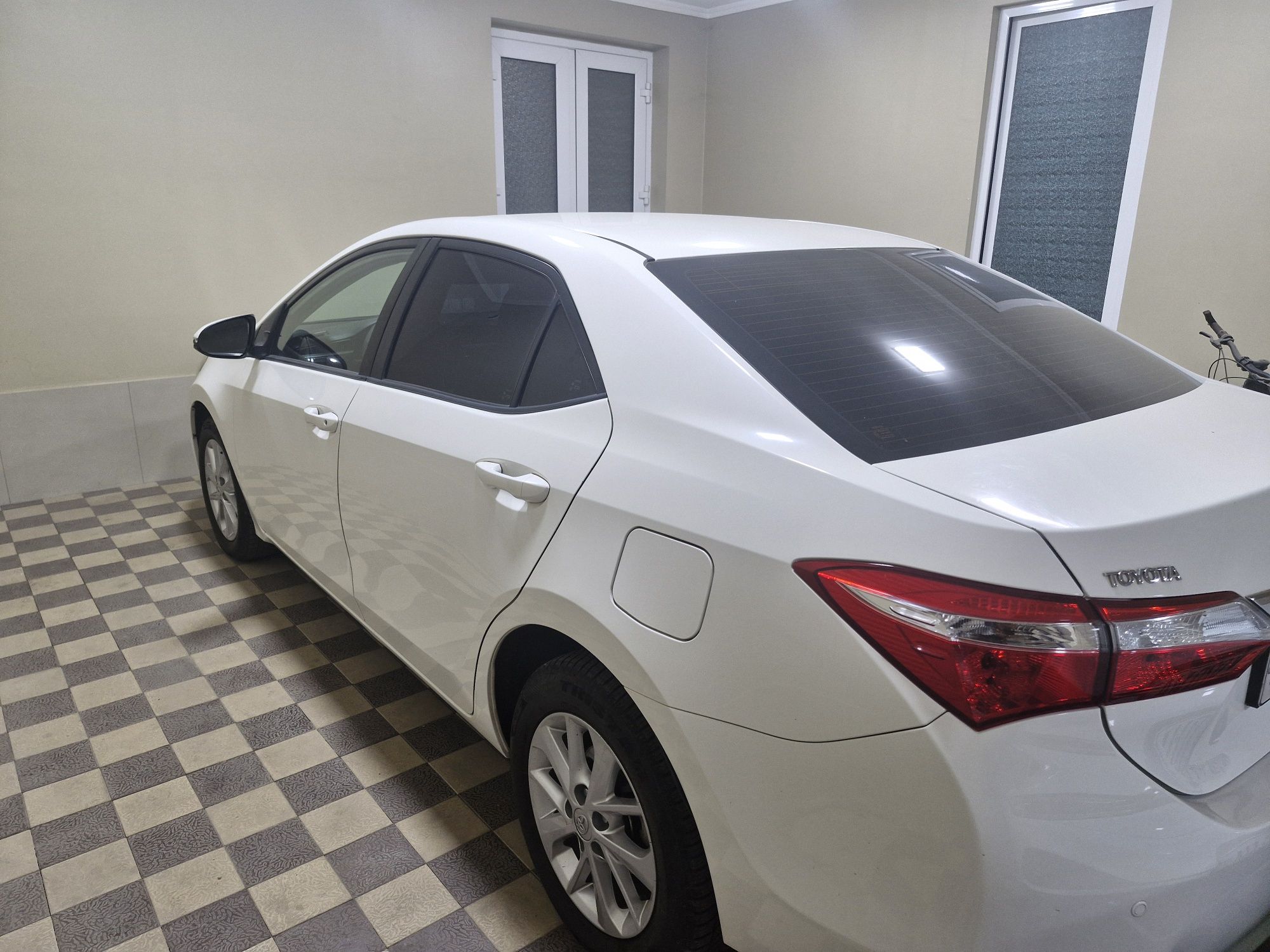 Продам свой автомобиль "TOYOTA COROLLA"  2015 года выпуска.