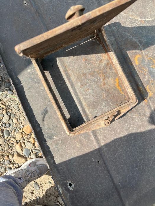 Дверь печи на твёрдом топливе