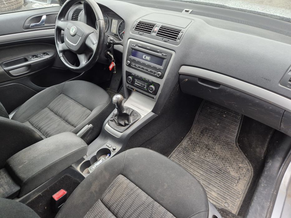 Dezmembram Skoda Octavia 2 Facelift 2011 1.2tsi CBZ