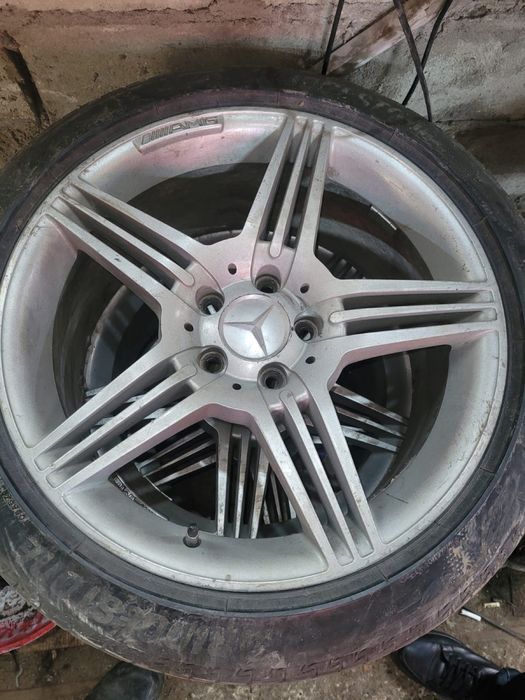 Продам диски на Mersedes r18 amg