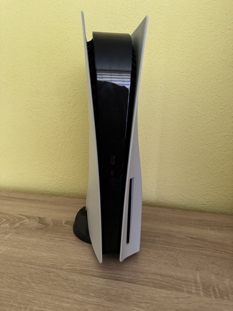 Конзола PlayStation 5, 1TB SSD + игра Marvel Spider-Man 2 и още игри +