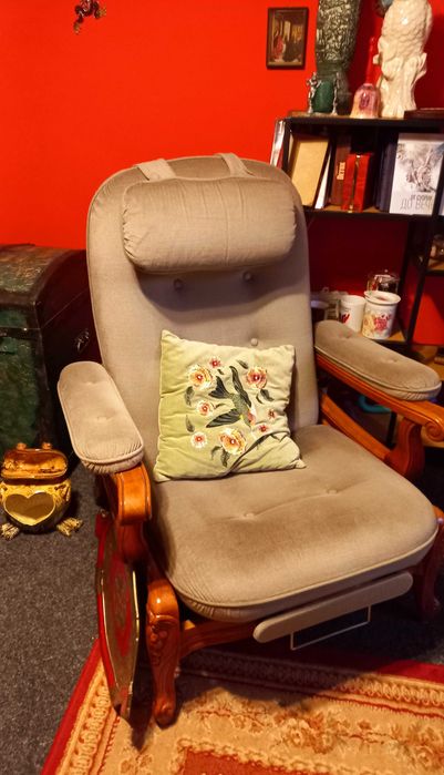 Разтегателен старинен фотьойл с релакс механизъми
