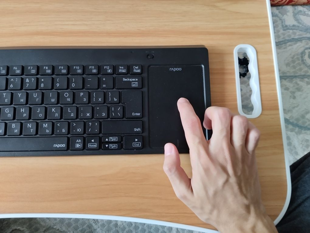 беспроводная клавиатура с тачпадом Rapoo