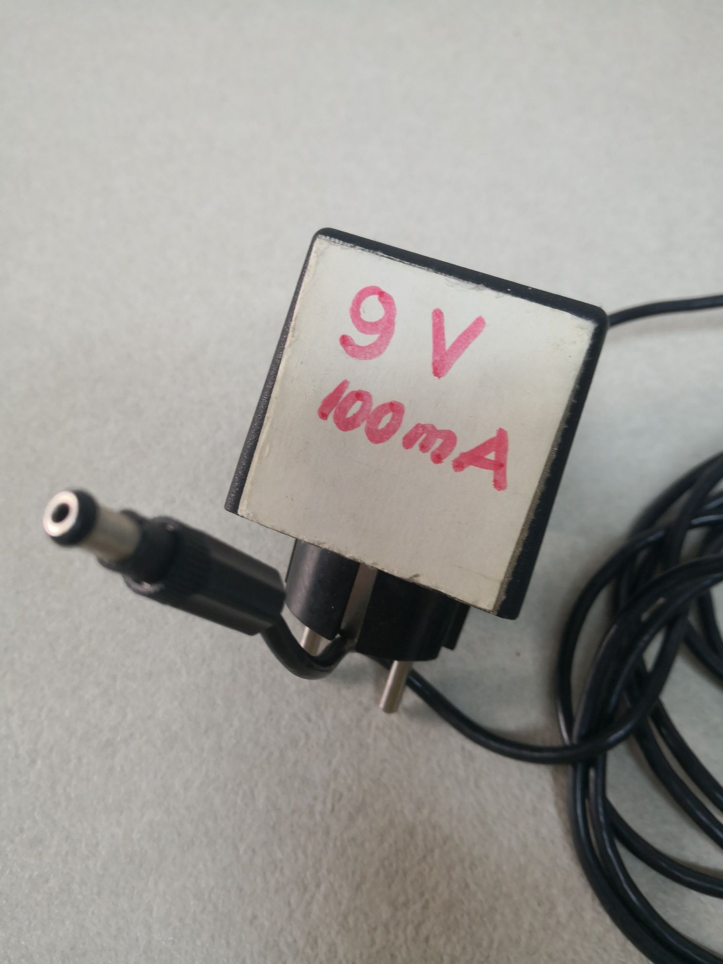 Vând transformator adaptor  220V 4.5v, 220v la 12V