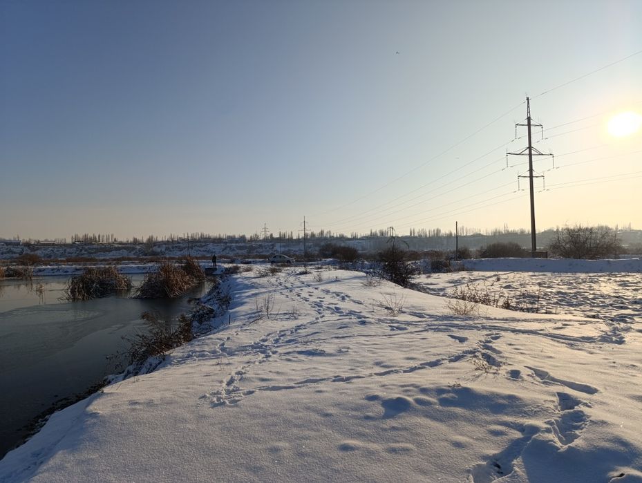 4 гектара вдоль реки на Ташморе.