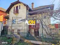 Casa 3 camere, 489 mp teren, acces la 2 strazi, zona ultracentrala