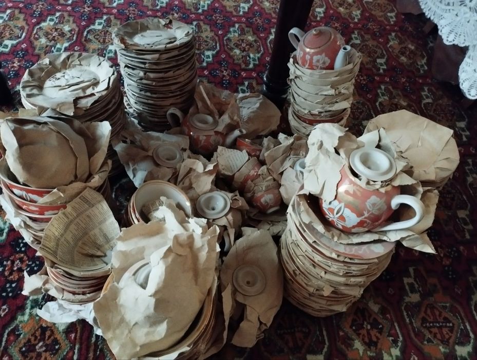 "Золотой олень" тарелкалари сотилади.