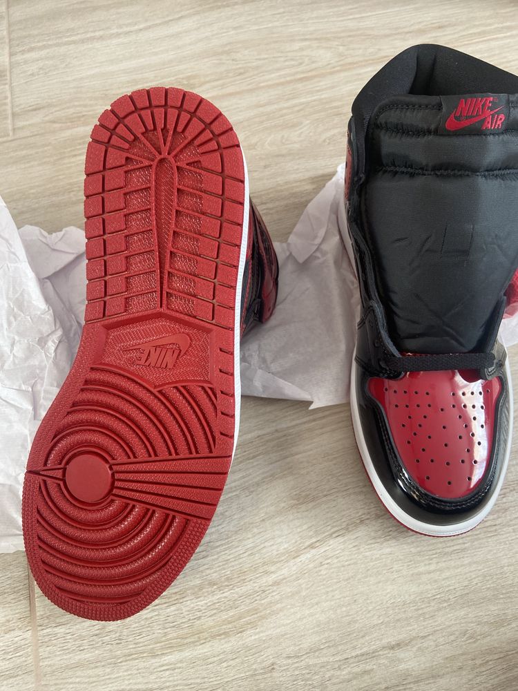 Jordan 1 patend bred